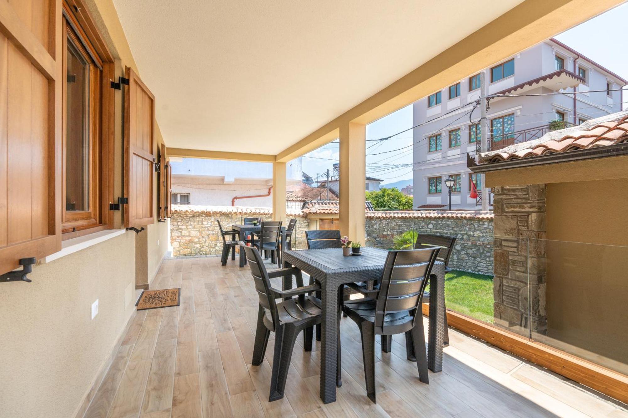 Villa Zoi A Stay To Remember I Located Inside The Castle Of Elbasan, On A Historic Roman Road Via Egnatia I Homemade Breakfast Exterior photo