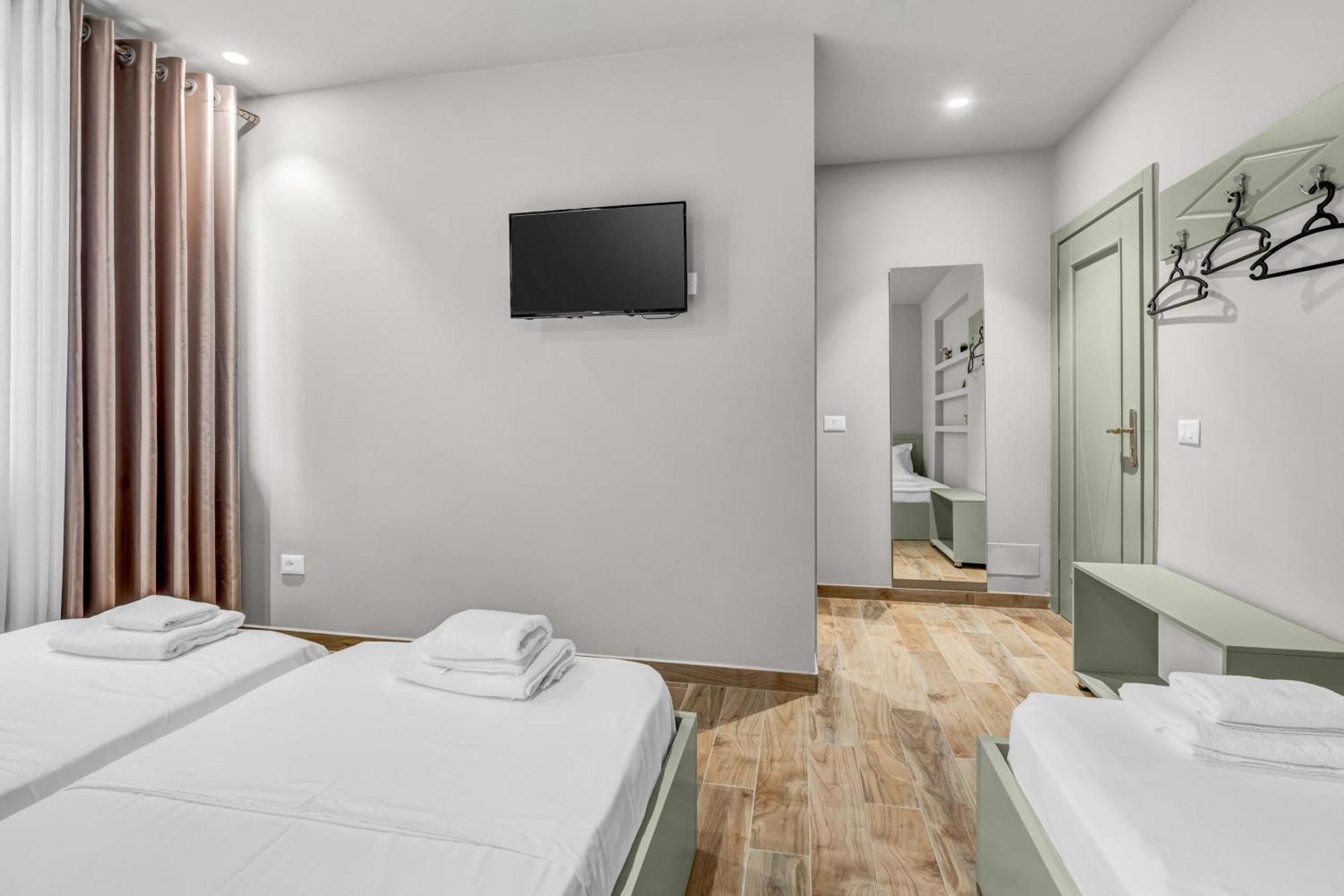 Villa Zoi A Stay To Remember I Located Inside The Castle Of Elbasan, On A Historic Roman Road Via Egnatia I Homemade Breakfast Exterior photo