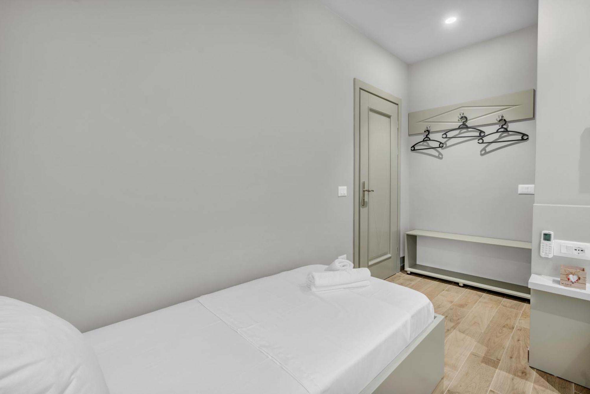 Villa Zoi A Stay To Remember I Located Inside The Castle Of Elbasan, On A Historic Roman Road Via Egnatia I Homemade Breakfast Exterior photo